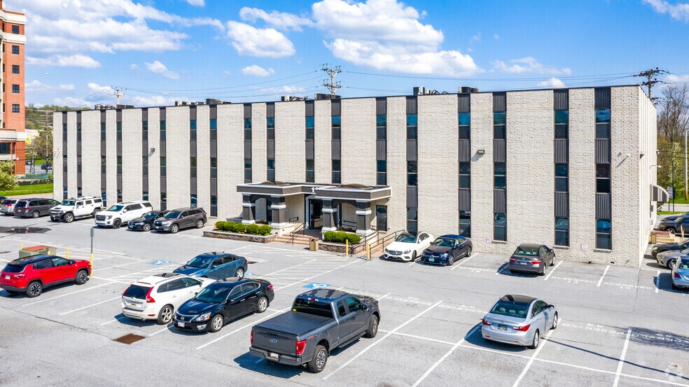 110 Painters Mill Rd, Owings Mills, MD à louer - Photo du bâtiment - Image 2 de 5