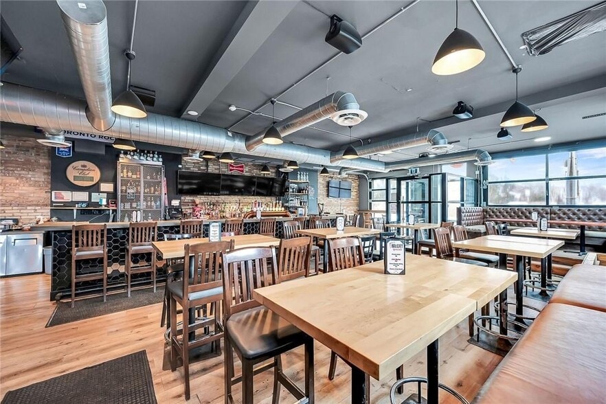 737 Barton St E, Hamilton, ON for sale - Building Photo - Image 3 of 14