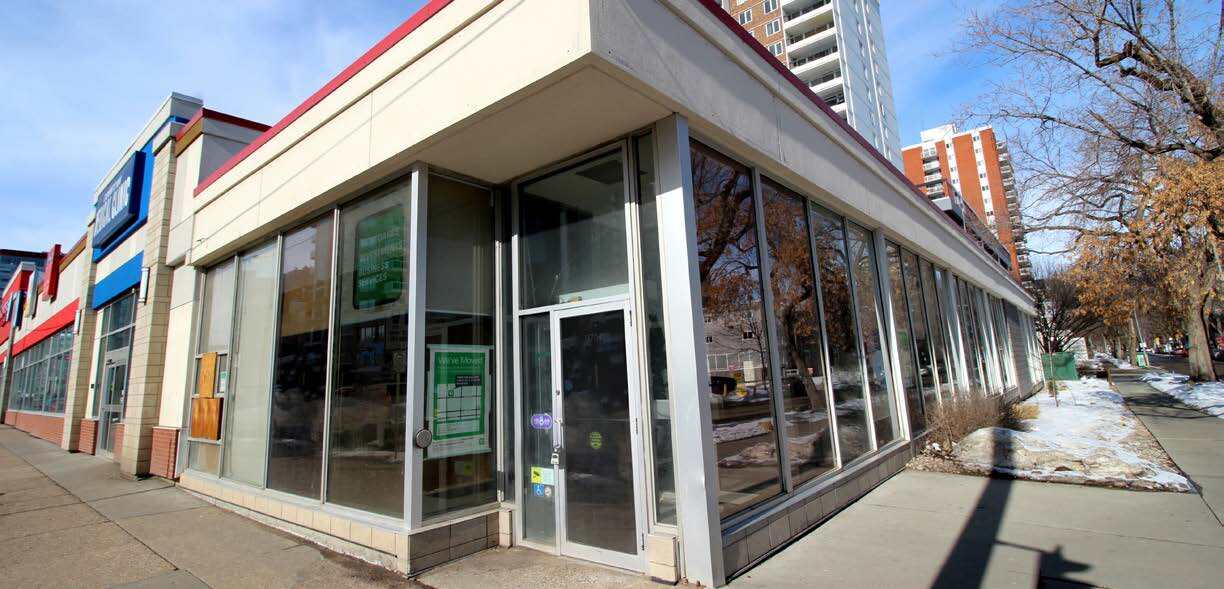 11704-11722 Jasper Ave, Edmonton, AB à louer Photo du bâtiment- Image 1 de 4