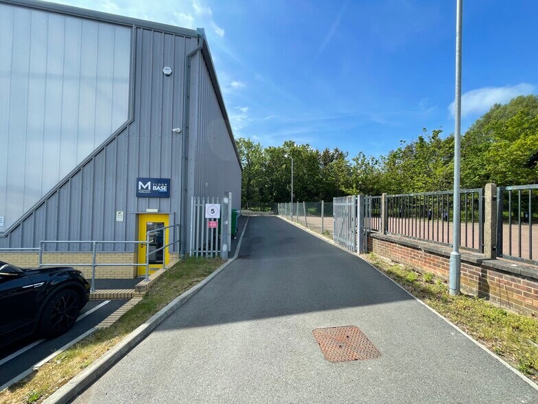 Midleton Industrial Estate Rd, Guildford à louer - Photo intérieure - Image 3 de 3