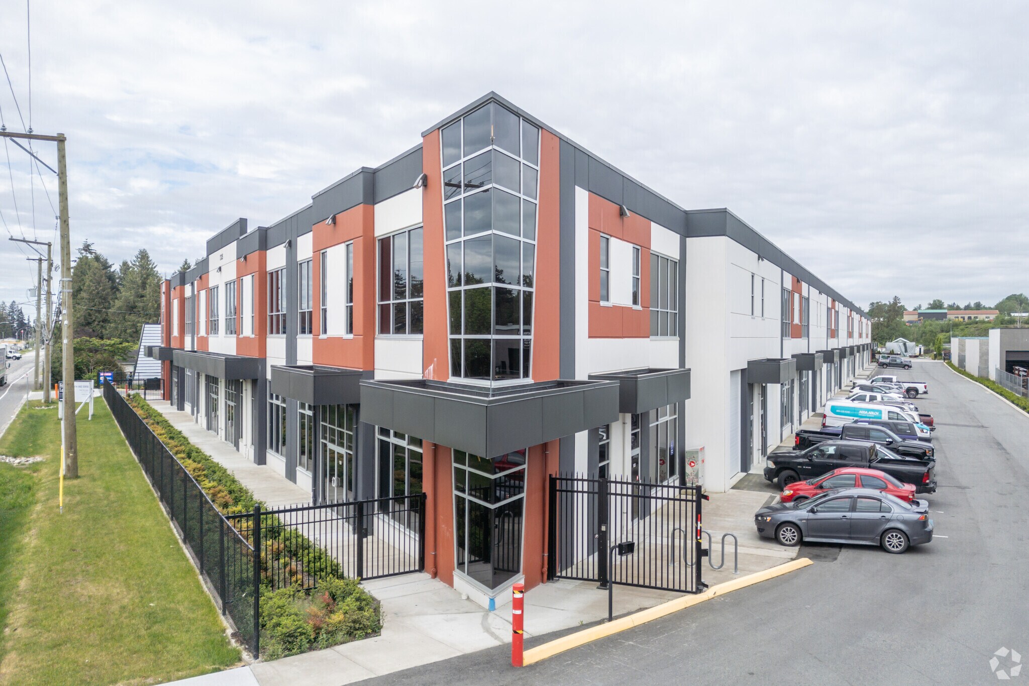 2325 Peardonville Rd, Abbotsford, BC for lease Primary Photo- Image 1 of 5