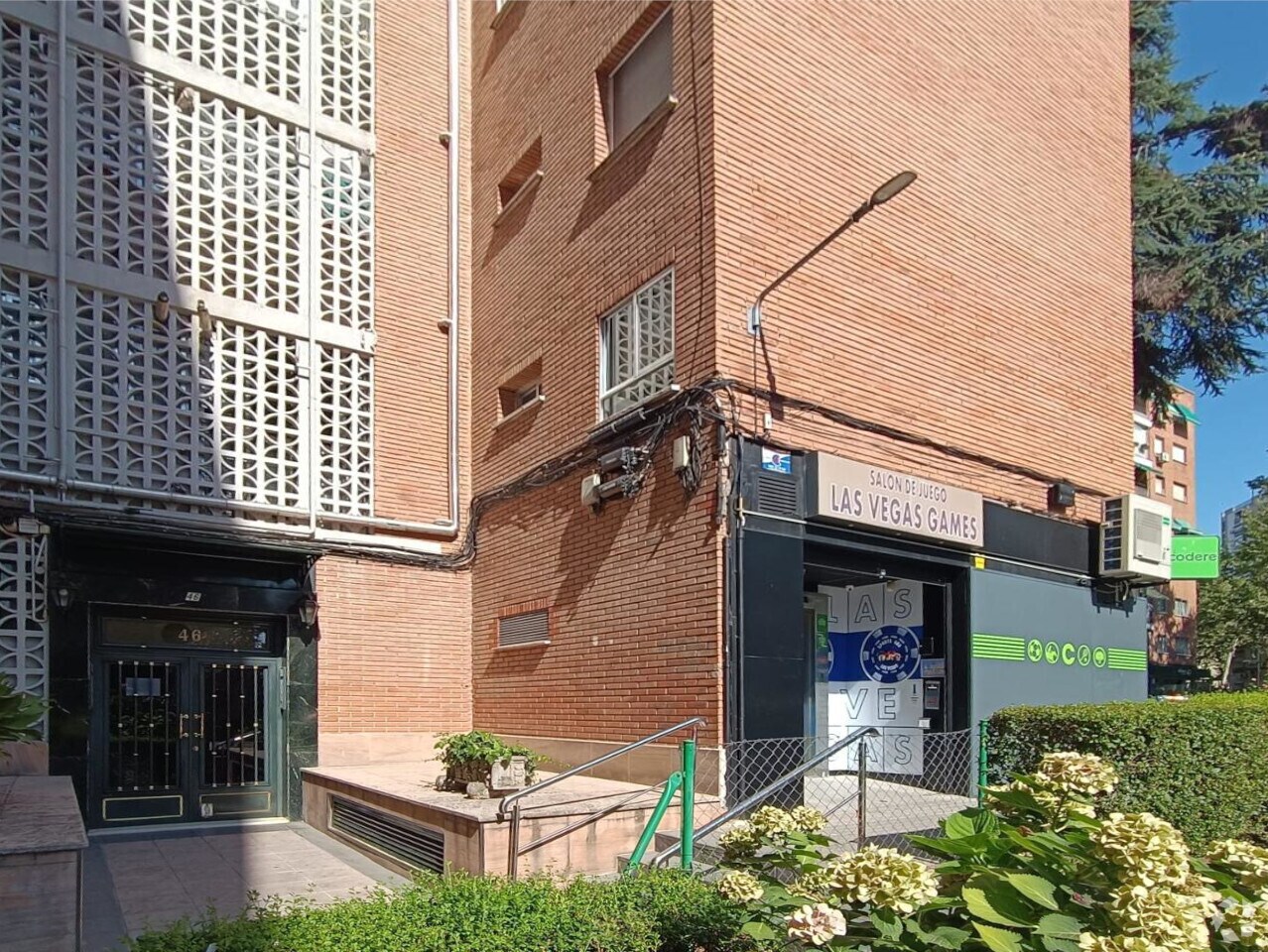 Multifamily in Madrid, Madrid for sale Interior Photo- Image 1 of 2