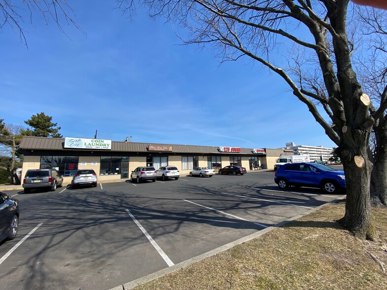 27-37 Montgomery Ave, Long Branch, NJ for lease - Building Photo - Image 1 of 3