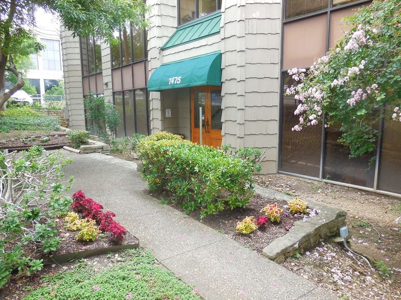 7475 Callaghan Rd, San Antonio, TX à louer - Photo du bâtiment - Image 3 de 13