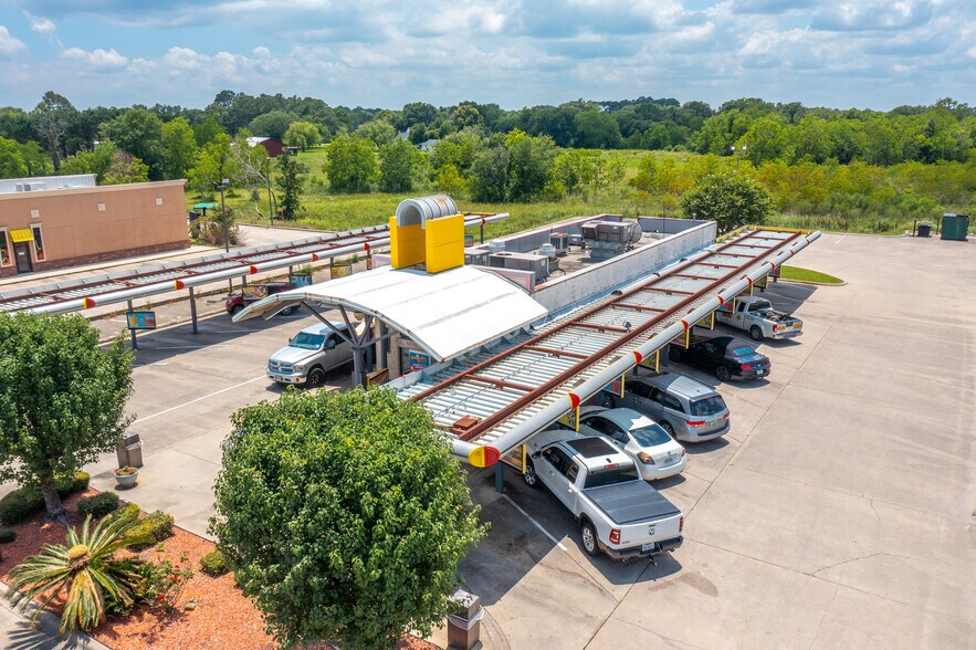 6767 W Port Arthur Rd, Port Arthur, TX à louer - Photo du bâtiment - Image 3 de 19