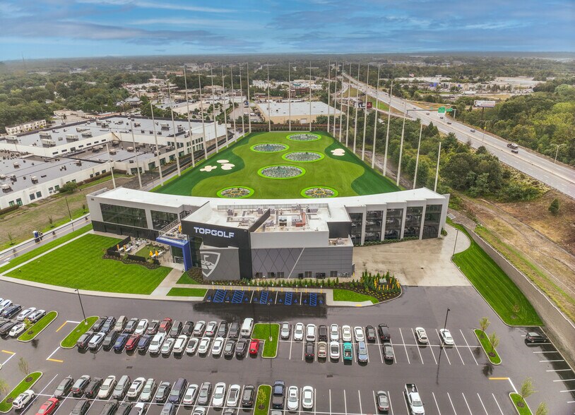 100 Sockanosset Cross Rd, Cranston, RI à louer - Photo du bâtiment - Image 3 de 18