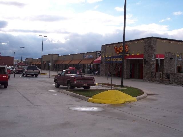 851 S Willow Ave, Cookeville, TN for lease - Building Photo - Image 2 of 6