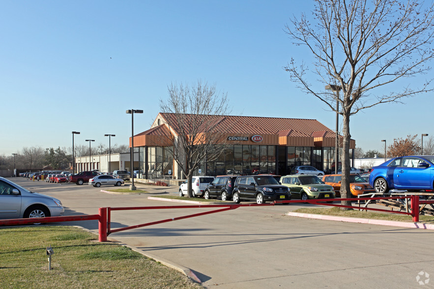 1598 E Airport Fwy, Irving, TX for sale - Building Photo - Image 3 of 4