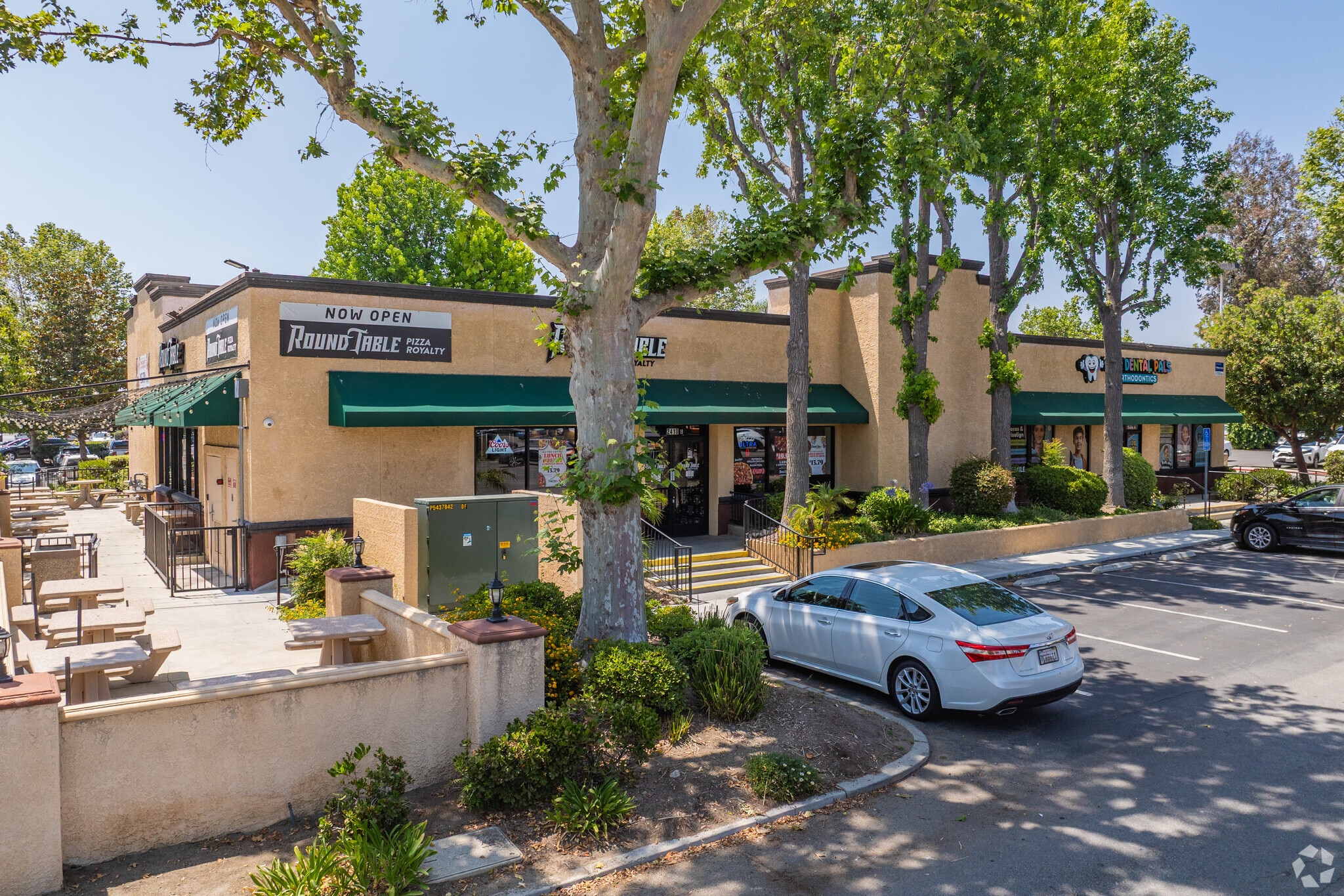 2410-2837 Cochran St, Simi Valley, CA à louer Photo principale- Image 1 de 6