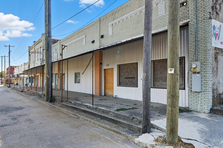 825 Ave D, Moody, TX à vendre - Photo du bâtiment - Image 3 de 3