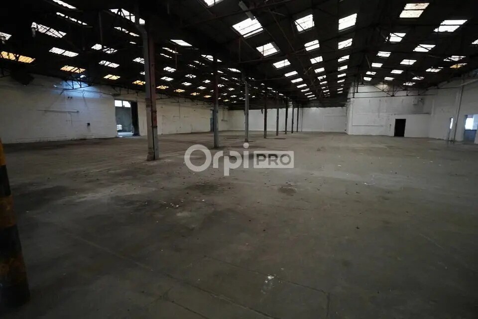 Industrial in Chevigny-Saint-Sauveur for sale Building Photo- Image 1 of 8