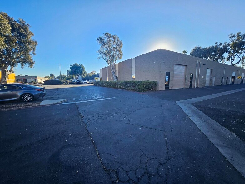 2602 Hoover Ave, National City, CA à louer - Photo du bâtiment - Image 3 de 5