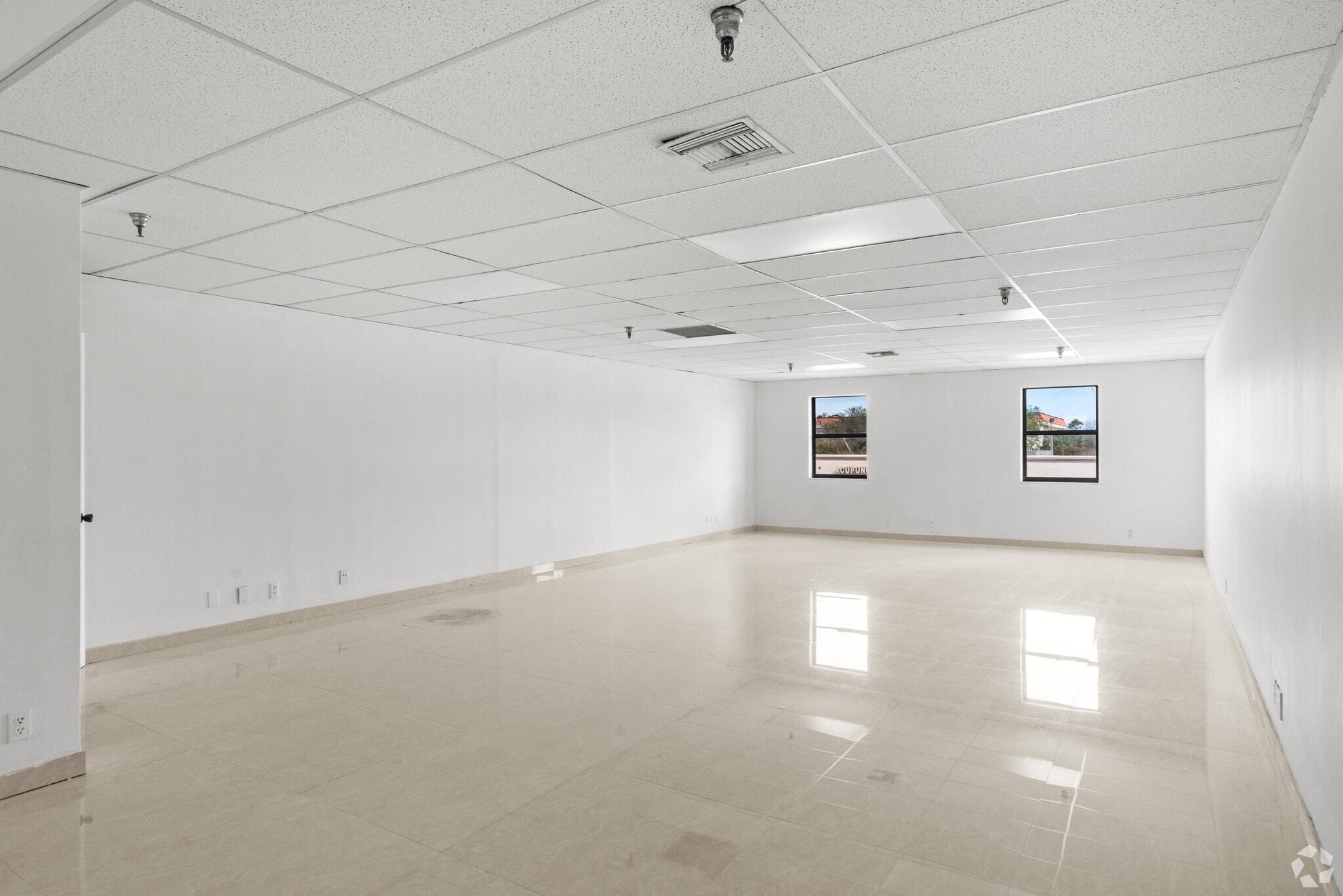11575 US Route 1, Palm Beach Gardens, FL for lease Interior Photo- Image 1 of 2