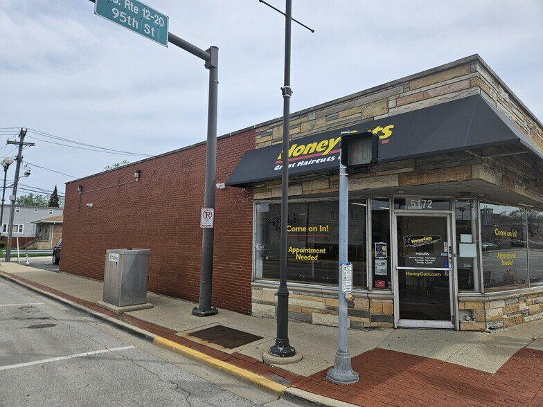 5168-5172 W 95th St, Oak Lawn, IL à vendre - Photo du bâtiment - Image 3 de 5