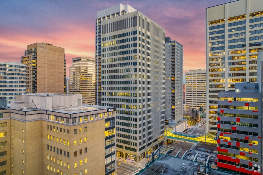 700 6th Ave SW, Calgary, AB à louer - Photo du bâtiment - Image 1 de 2