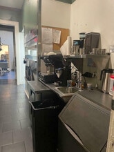 210 W 14th St, Cincinnati, OH for lease Interior Photo- Image 2 of 8