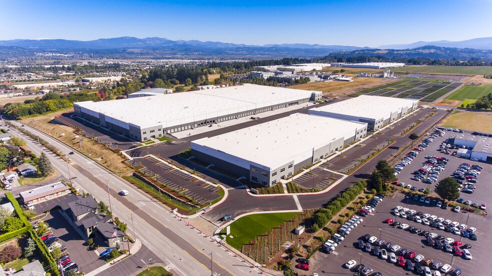 32-198 SE 223rd Ave, Gresham, OR à louer - Photo du bâtiment - Image 1 de 9