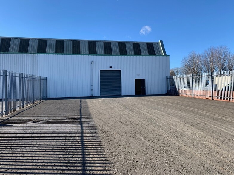 9-15 Montrose Ave, Glasgow for lease - Building Photo - Image 2 of 11