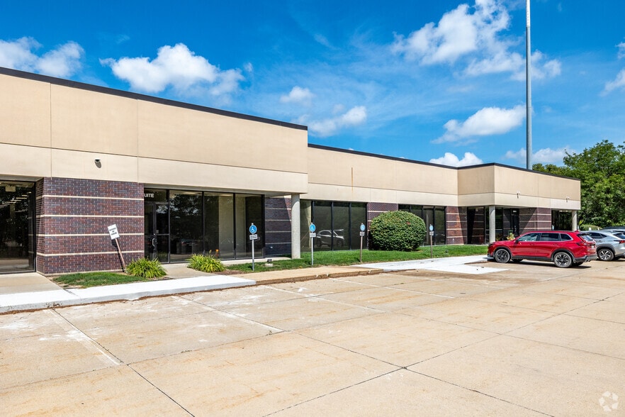 8101 Birchwood Ct, Johnston, IA for sale - Building Photo - Image 3 of 7