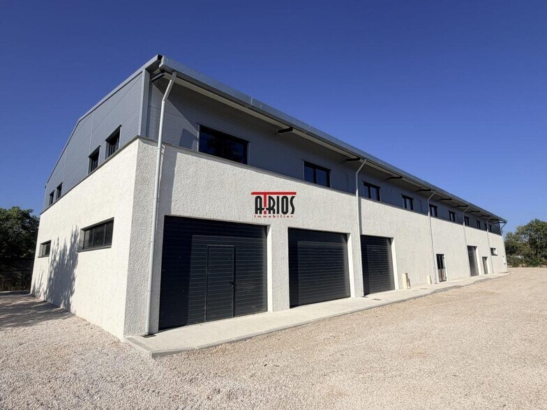 Local d'activités dans Tourves à vendre - Photo du bâtiment - Image 2 de 9
