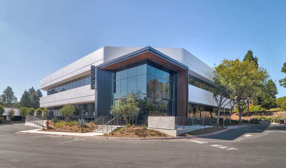 12777 High Bluff Dr, San Diego, CA à louer - Photo du bâtiment - Image 2 de 6