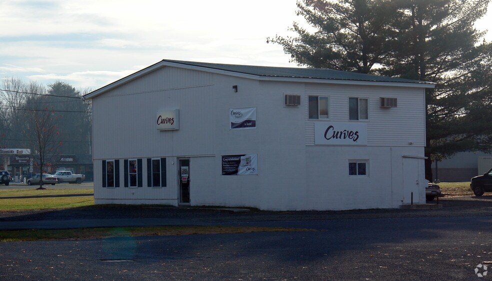 90 Briggs St, Johnstown, NY à louer - Photo du bâtiment - Image 2 de 2