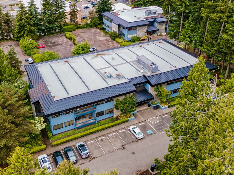 1050 NE Hostmark St, Poulsbo, WA à louer - Photo du bâtiment - Image 2 de 3