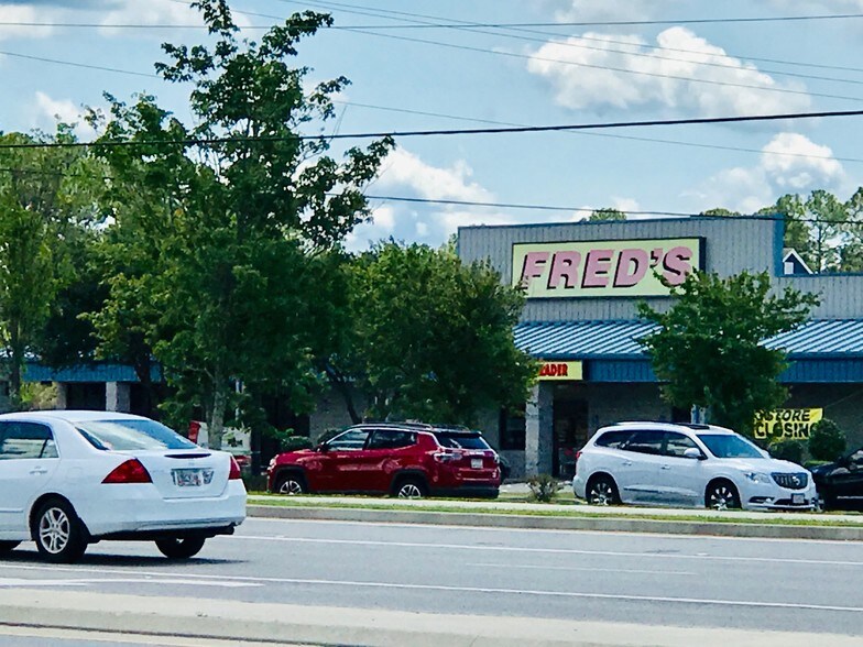 767 Veterans Pkwy, Hinesville, GA à louer - Photo du bâtiment - Image 3 de 8