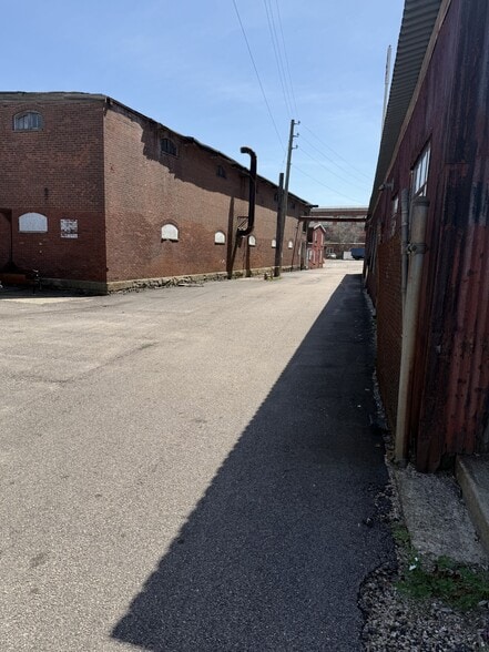 82 Mechanic St portfolio of 4 properties for sale on LoopNet.ca - Building Photo - Image 2 of 7