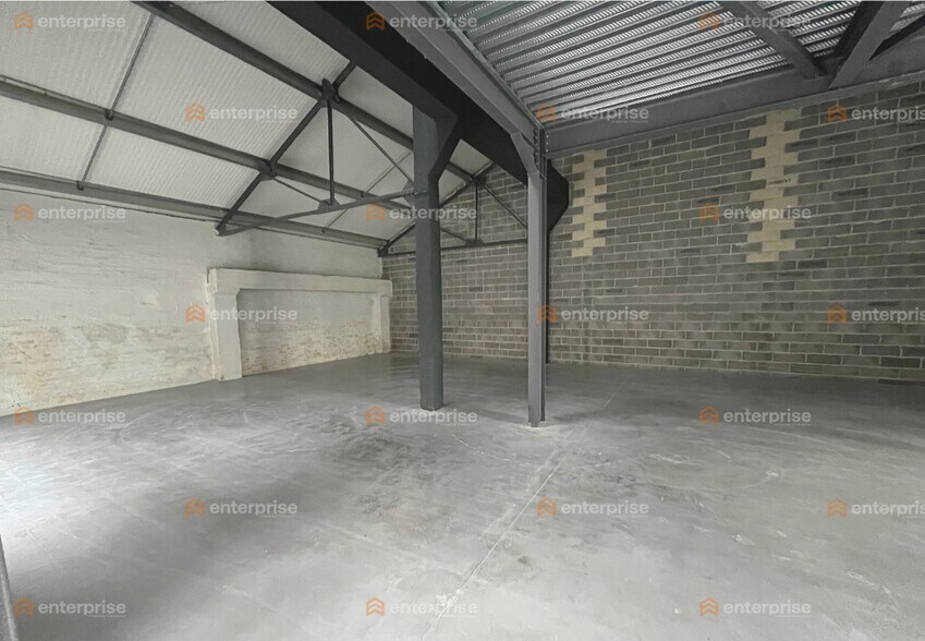Retail in VILLENEUVE-D'ASCQ for sale - Interior Photo - Image 2 of 5