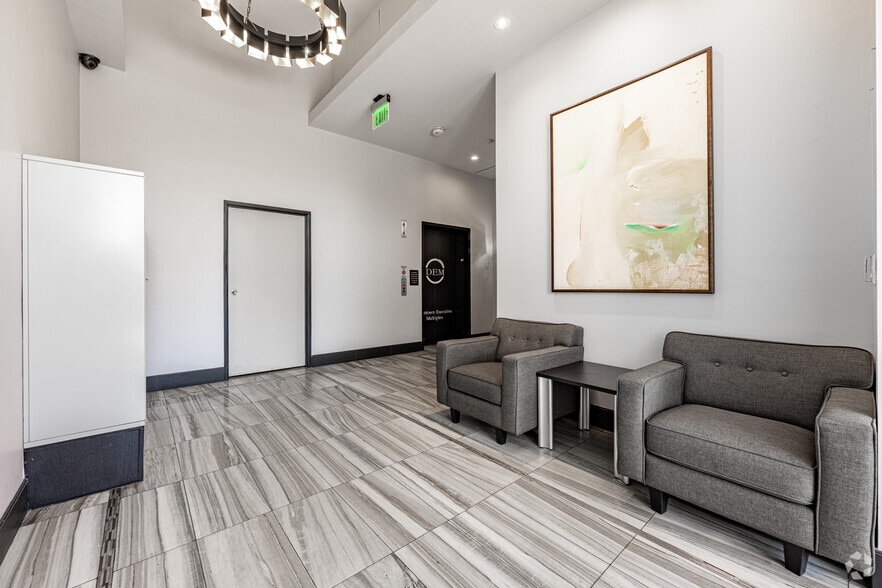 221 E 12th St, Los Angeles, CA for lease - Lobby - Image 3 of 14