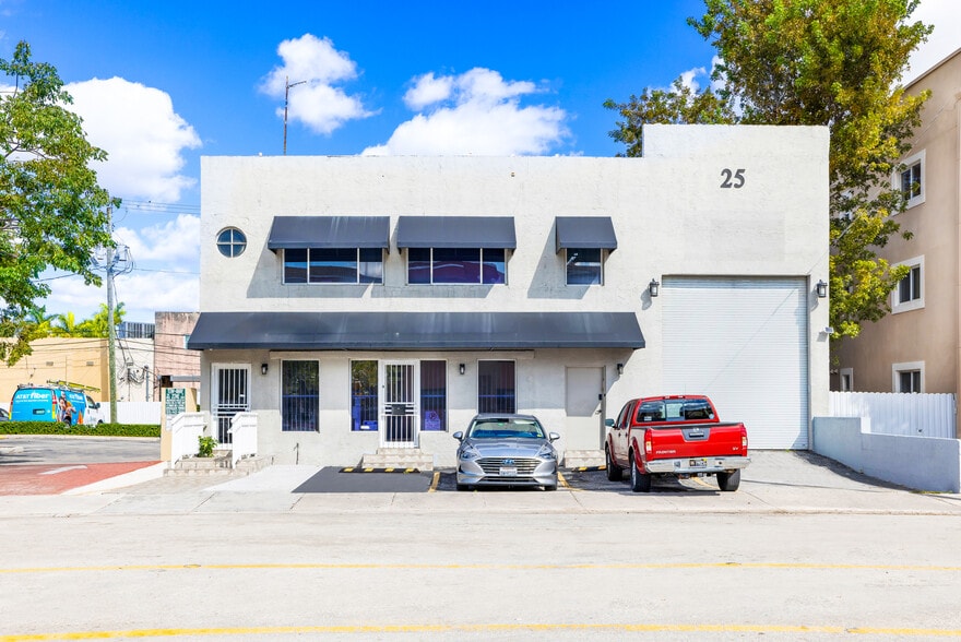 25 E 4th St, Hialeah, FL for lease - Building Photo - Image 1 of 72