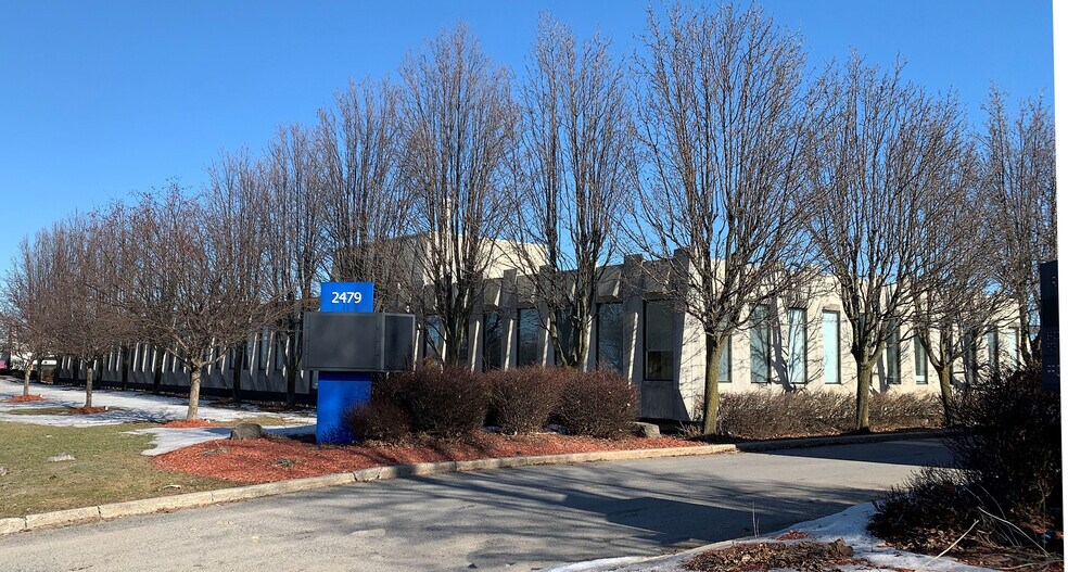 2479 Parkedale Ave W, Brockville, ON à louer - Photo du bâtiment - Image 3 de 14