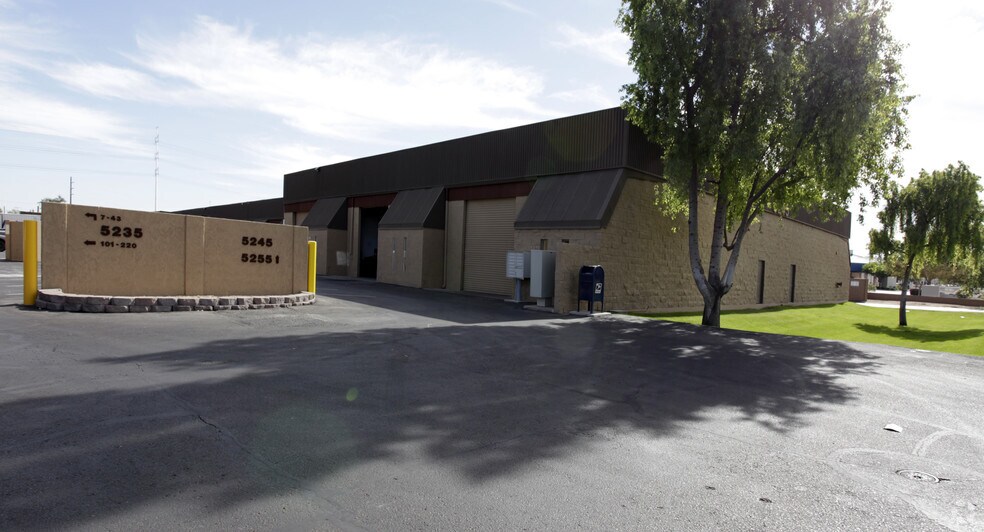 5235 S Kyrene Rd, Tempe, AZ à louer - Photo du bâtiment - Image 2 de 3