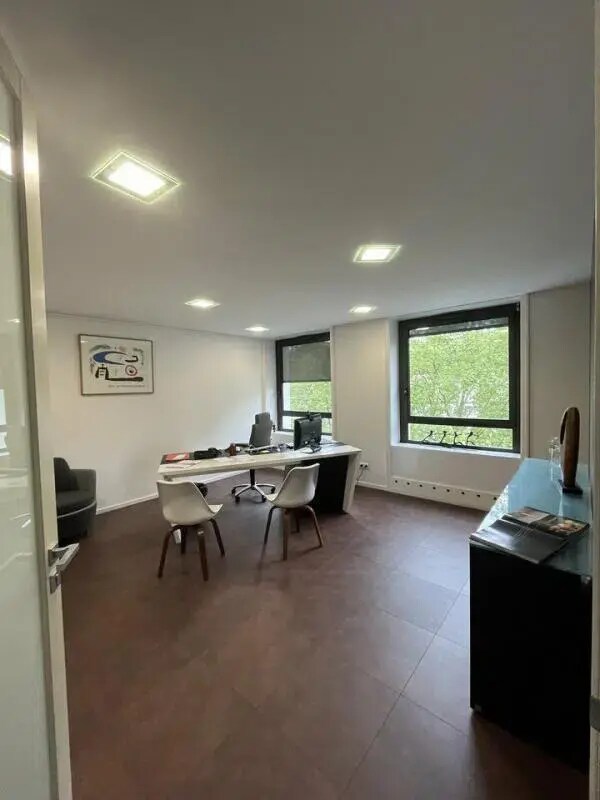 Lyon, RHO 69009 - - - Interior Photo - Image 1 of 5