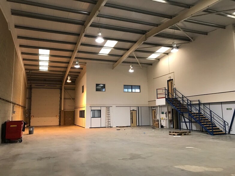 Stephenson Rd, Fareham for lease - Interior Photo - Image 3 of 3