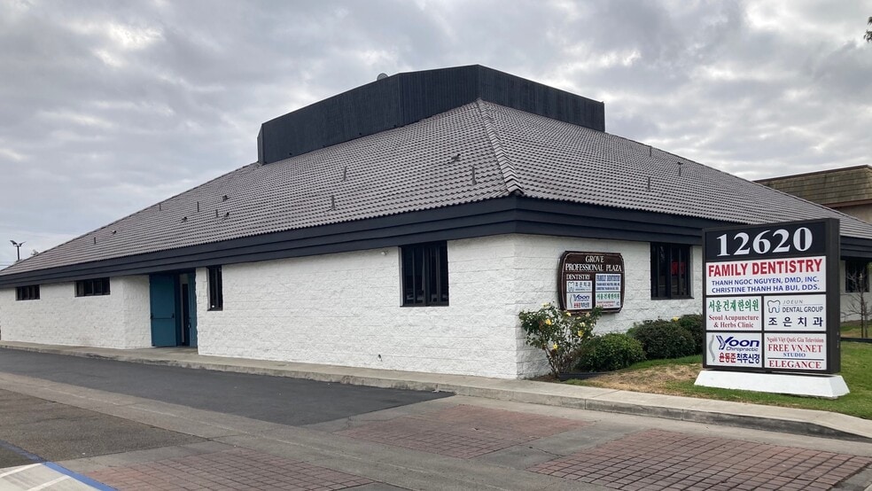 12620 Brookhurst St, Garden Grove, CA for lease - Building Photo - Image 1 of 6