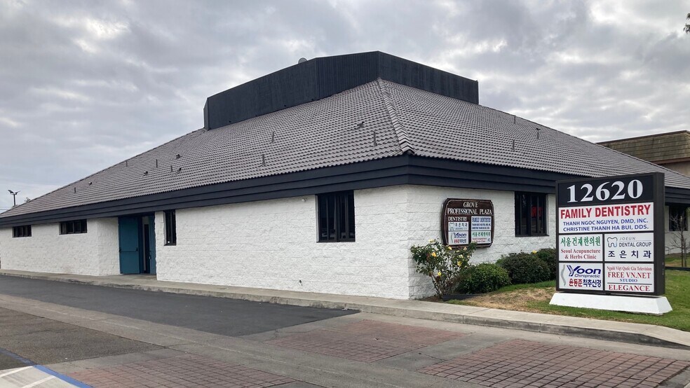 12620 Brookhurst St, Garden Grove, CA à louer - Photo du bâtiment - Image 1 de 6