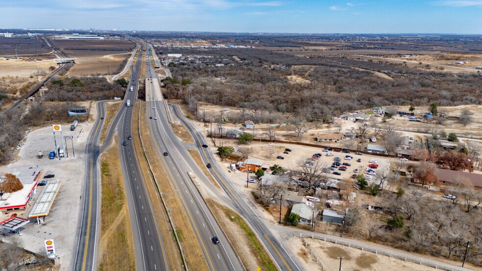 13486 Interstate 35 S, Von Ormy, TX à vendre - Photo du bâtiment - Image 3 de 14