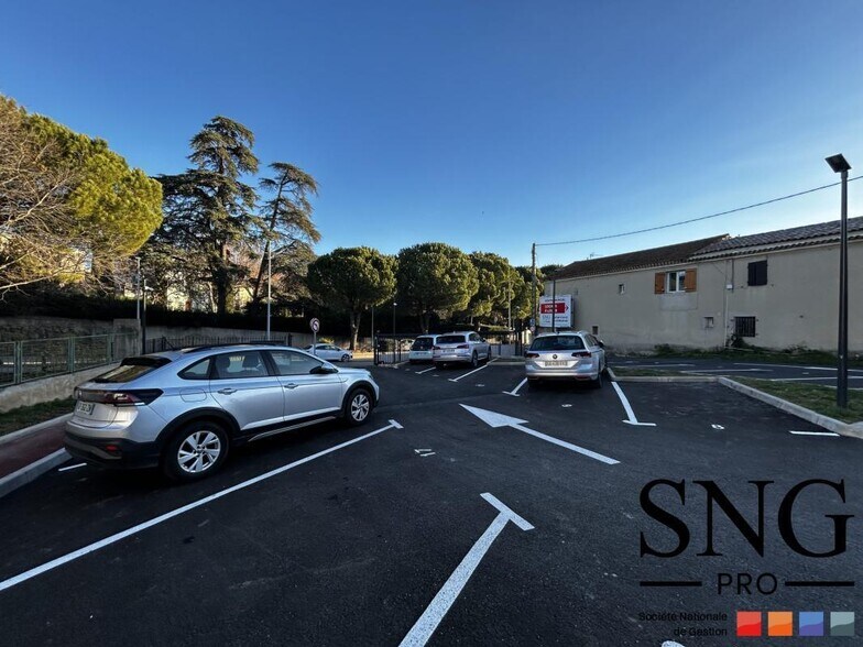 Avenue Georges Guynemer, Salon-de-Provence for lease - Building Photo - Image 3 of 7