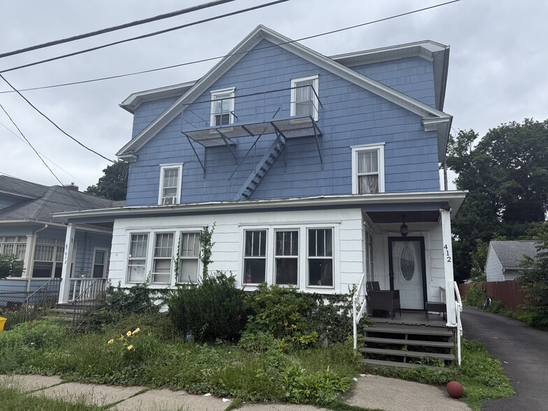 412 Adams Ave, Endicott, NY à vendre - Photo principale - Image 1 de 38
