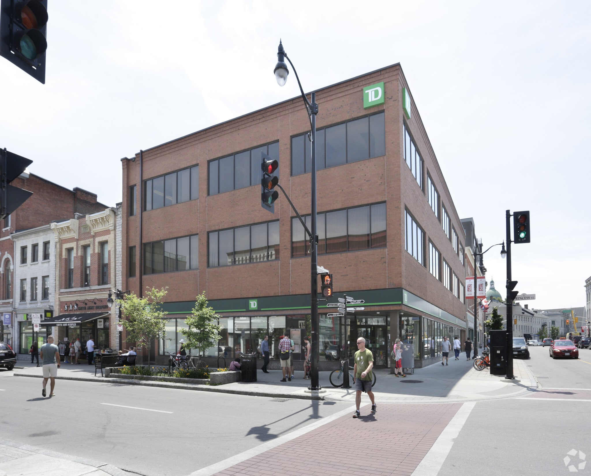190 Wellington St, Kingston, ON for lease Primary Photo- Image 1 of 3