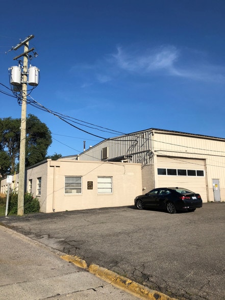 2333 Cole St, Birmingham, MI for sale - Building Photo - Image 3 of 5