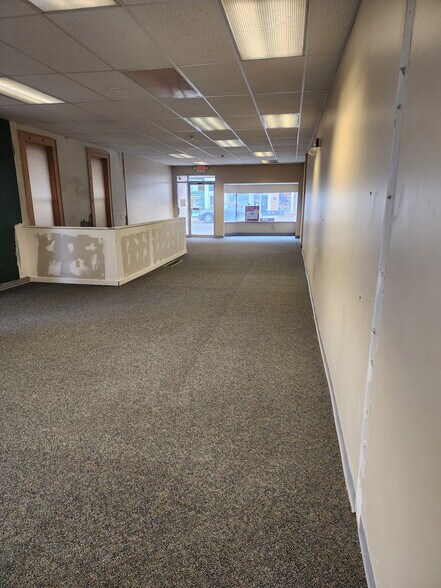 111 N Main St, Adrian, MI for lease - Interior Photo - Image 2 of 16
