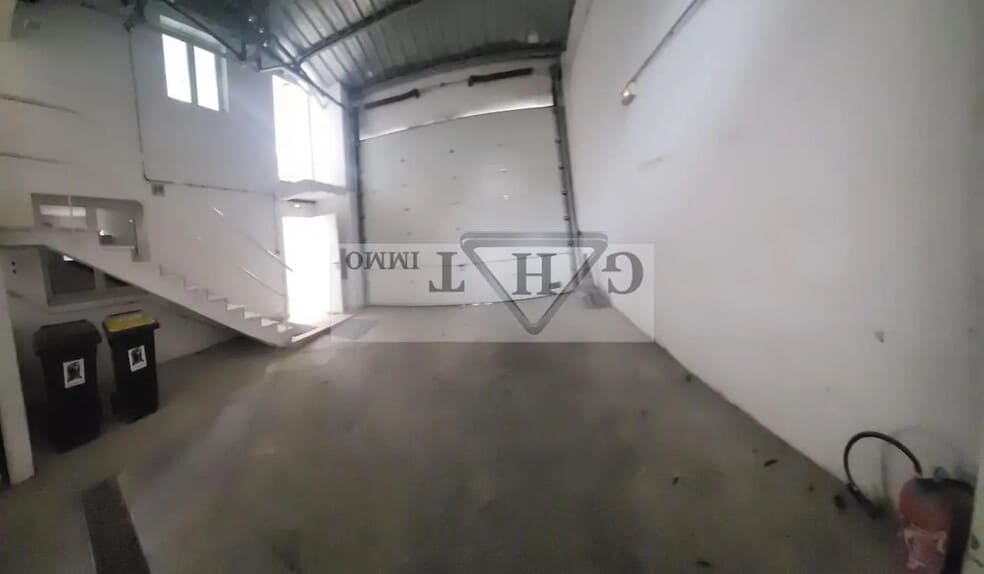Industrial in Saint-Maur-des-Fossés for lease - Interior Photo - Image 1 of 11