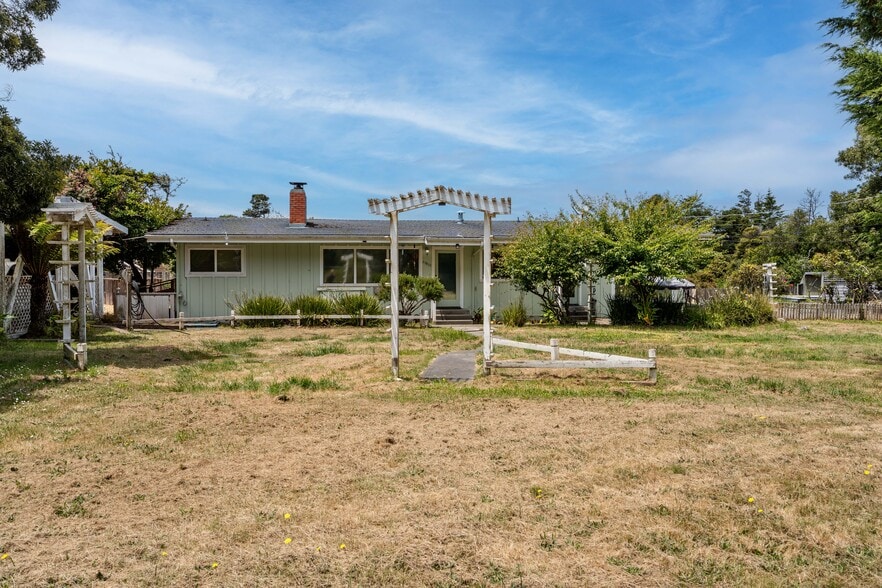 23800 N Highway 1, Fort Bragg, CA for sale - Building Photo - Image 1 of 33