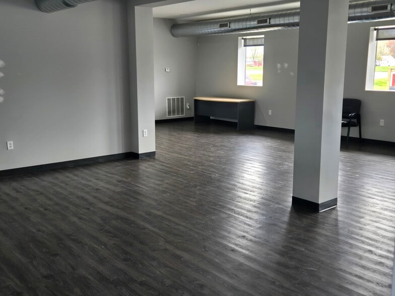 5150 Indianapolis Rd, Columbus, IN for lease - Building Photo - Image 3 of 4