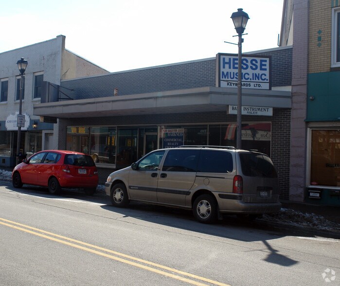 240 E Main St, Johnson City, NY à vendre - Photo du bâtiment - Image 2 de 2