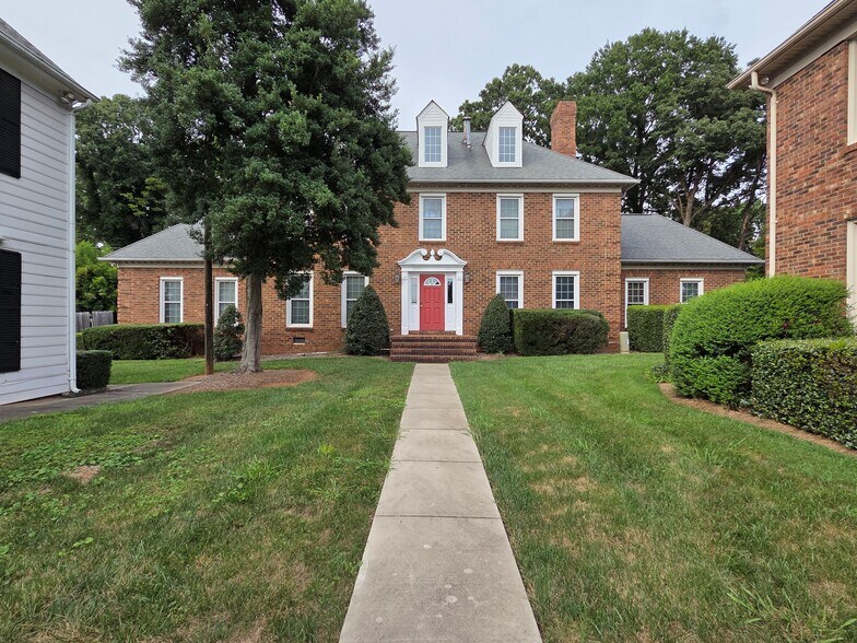 5511 Monroe Rd, Charlotte, NC à vendre - Photo du bâtiment - Image 2 de 14