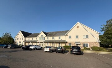 770 Newtown Yardley Rd, Newtown, PA for lease Interior Photo- Image 2 of 18